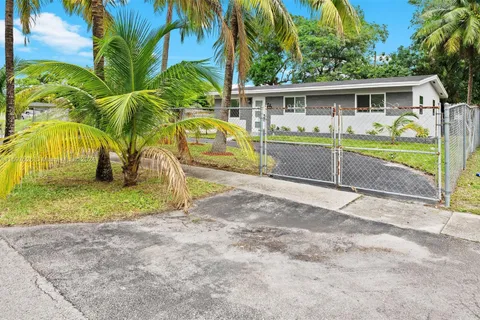 1640 NW 18th Ave, Fort Lauderdale FL 33311