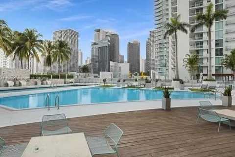 90 SW 3rd St # 15, Miami FL 33130