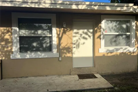 707 SW 6th St # 2, Dania Beach FL 33004