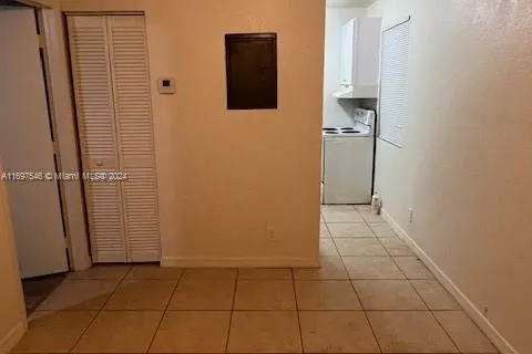 707 SW 6th St # 2, Dania Beach FL 33004