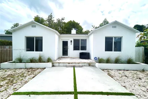 52 NW 47th St, Miami FL 33127