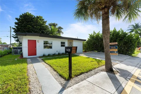 1428 NE 153rd Ter, North Miami Beach FL 33162