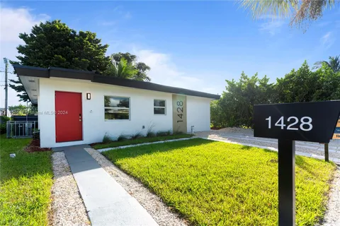 1428 NE 153rd Ter, North Miami Beach FL 33162