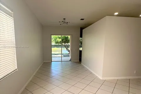 1074 Bluewood Ter # 0, Weston FL 33327