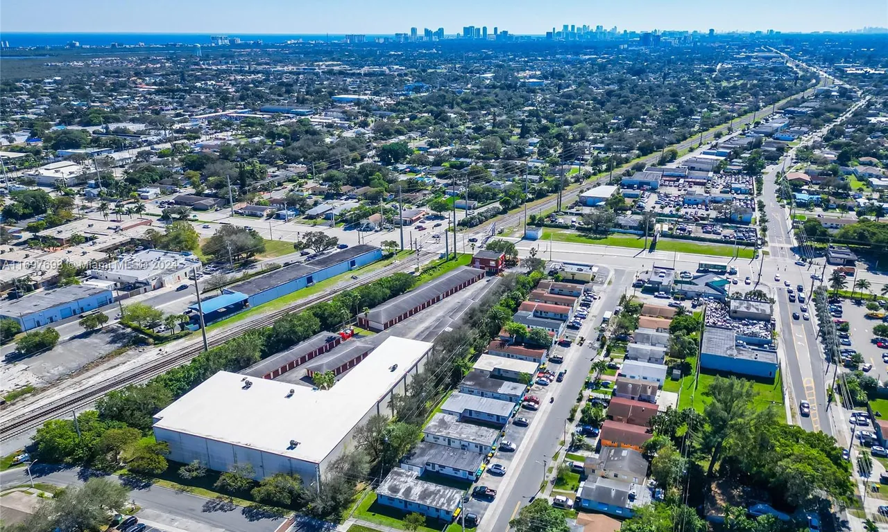105 SW 5th Ct # 1, Dania Beach FL 33004