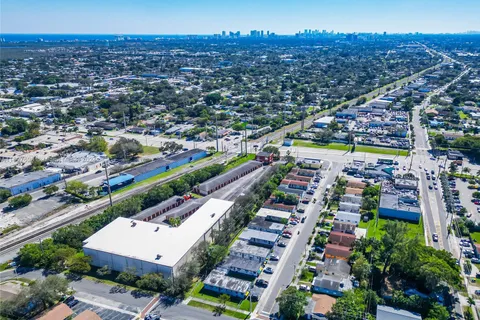105 SW 5th Ct # 1, Dania Beach FL 33004