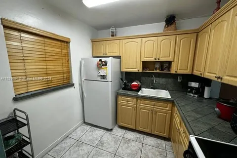 160 Royal Palm Rd # 214, Hialeah Gardens FL 33016