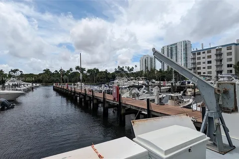 1700 NW North River Dr, Miami FL 33125