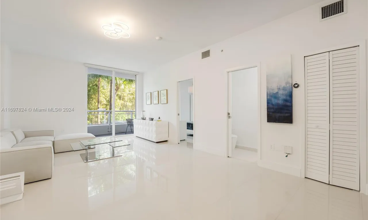 2020 Prairie Ave # 205, Miami Beach FL 33139