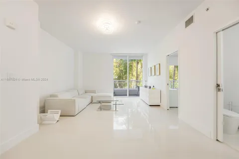 2020 Prairie Ave # 205, Miami Beach FL 33139