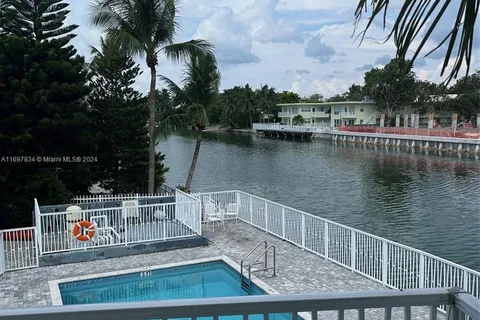 1233 Marseille Dr # 12, Miami Beach FL 33141