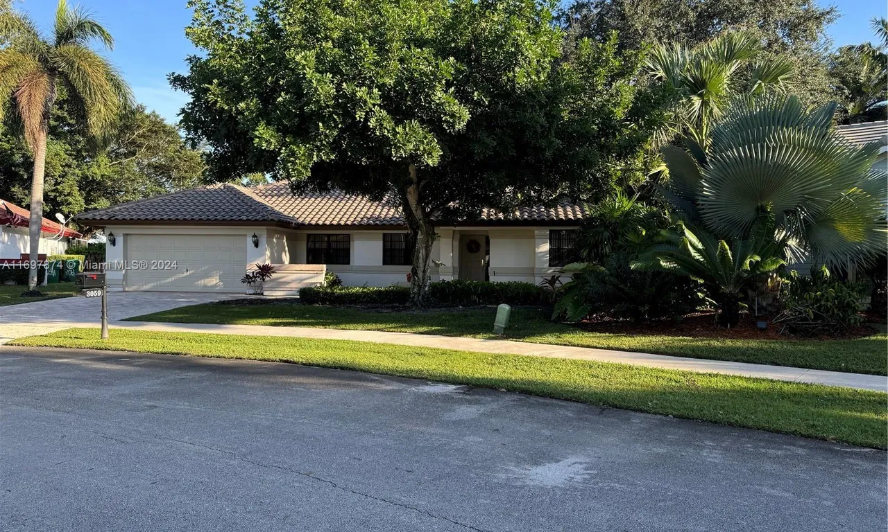 3059 Perriwinkle Cir, Davie FL 33328