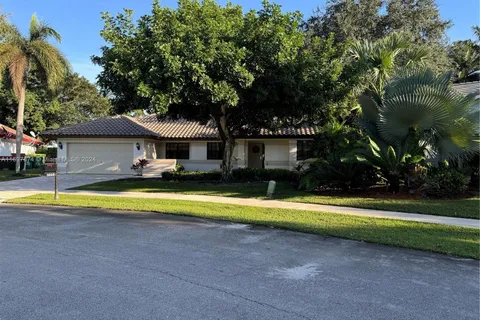 3059 Perriwinkle Cir, Davie FL 33328