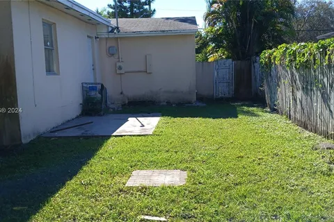 119 NW 83rd St, Miami FL 33150