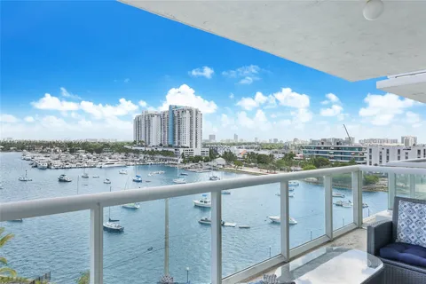 10 Venetian Way # 902, Miami Beach FL 33139