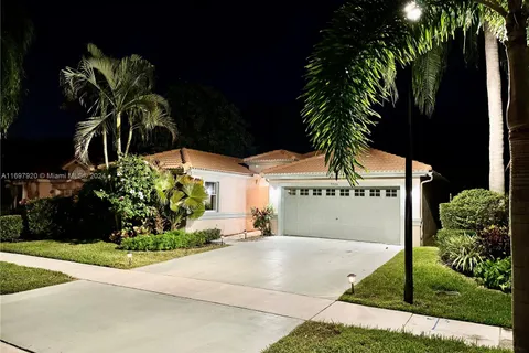 9926 Harbour Lake Cir, Boynton Beach FL 33437