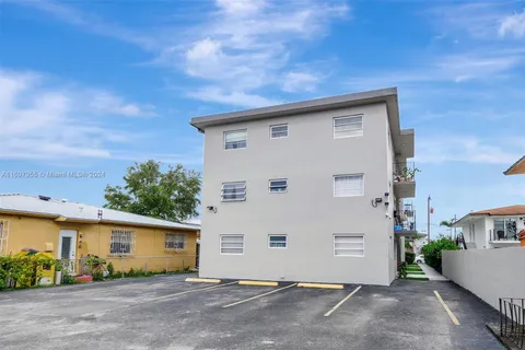 2014 SW 3rd St, Miami FL 33135