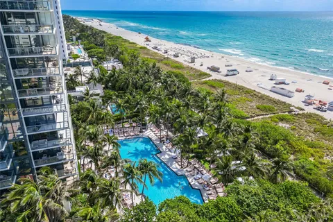 2201 Collins Ave # 623, Miami Beach FL 33139