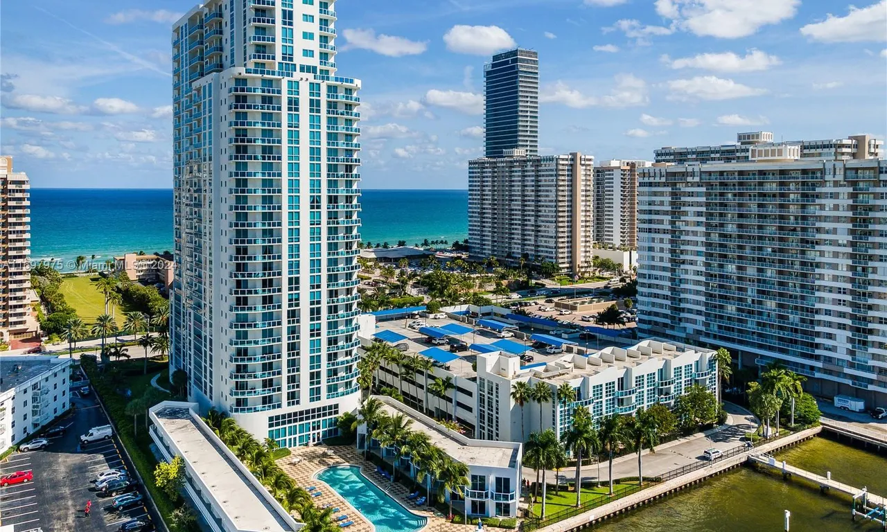 1945 S Ocean Dr # 809, Hallandale Beach FL 33009