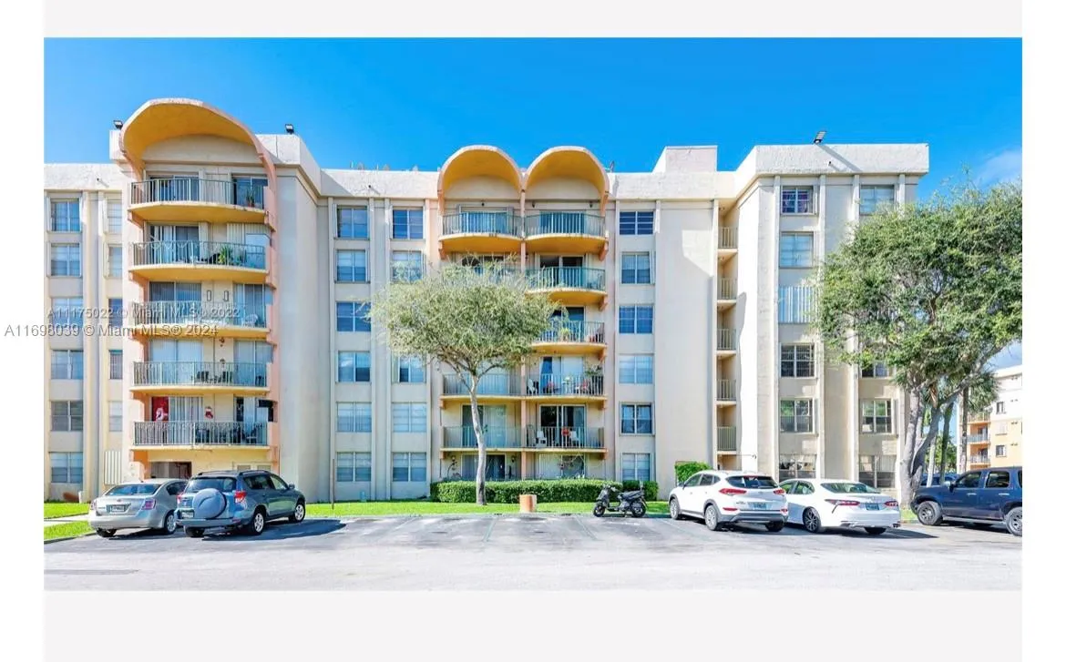 9350 Fontainebleau Blvd # 203, Miami FL 33172