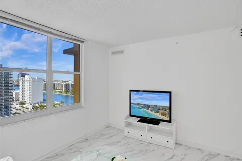 2501 S Ocean Dr # 1633, Hollywood FL 33019