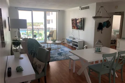 3001 S ocean drive # 733, Hollywood FL 33019