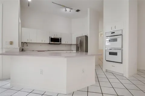 7475 SW 118th Ct, Miami FL 33183