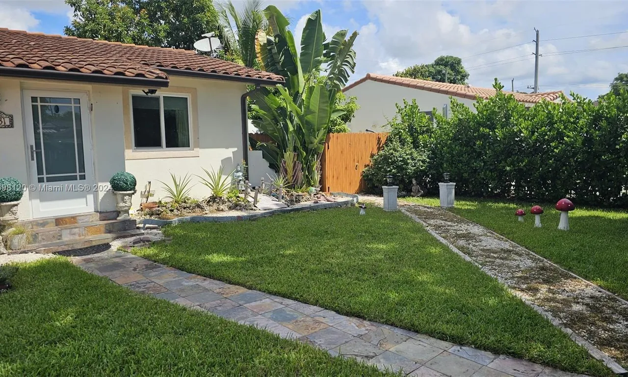 4331 SW 7th St, Miami FL 33134