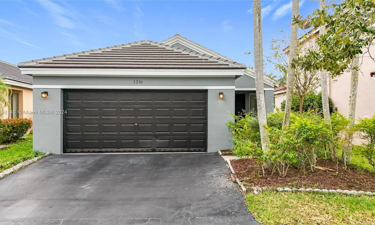 1210 Majesty Ter, Weston FL 33327