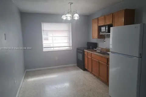519 NW 10th Ave # 4, Miami FL 33136