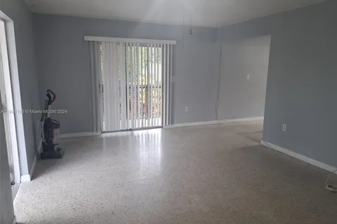 519 NW 10th Ave # 4, Miami FL 33136
