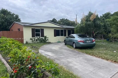 740 N 71st Ave, Hollywood FL 33024