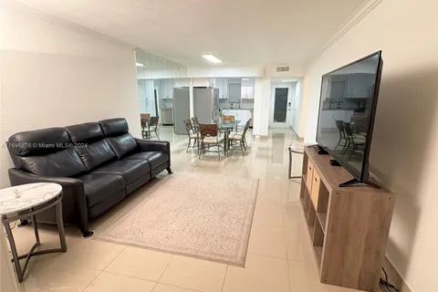 9233 SW 8th St # 101, Boca Raton FL 33428