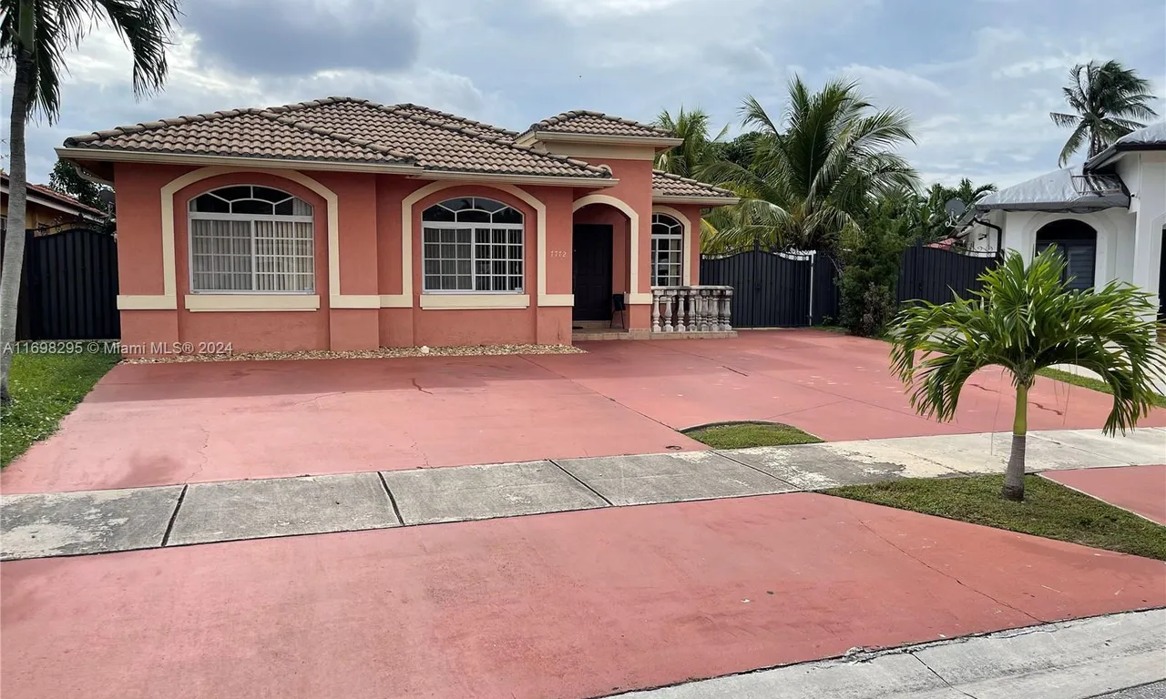 7772 NW 200 Ln, Hialeah FL 33015