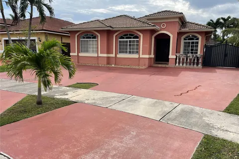 7772 NW 200 Ln, Hialeah FL 33015