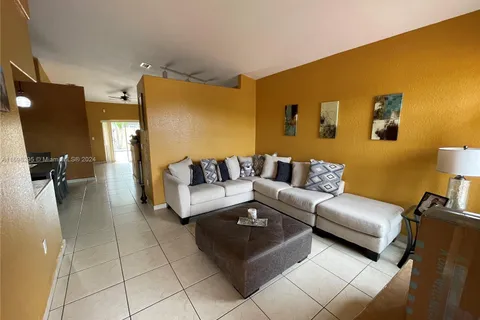 7772 NW 200 Ln, Hialeah FL 33015