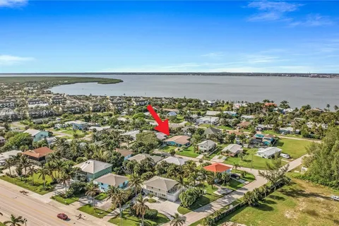 1115 Hernando St, Fort Pierce FL 34949