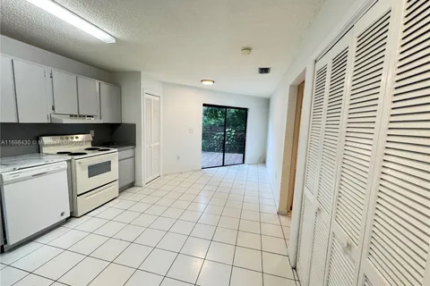 3046 Center St # 3046, Miami FL 33133