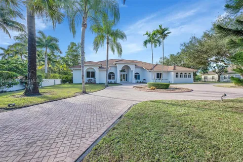 7260 SW 100th St, Pinecrest FL 33156