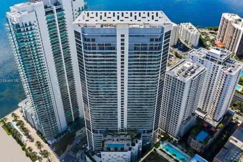 1300 Brickell Bay Dr # 2504, Miami FL 33131