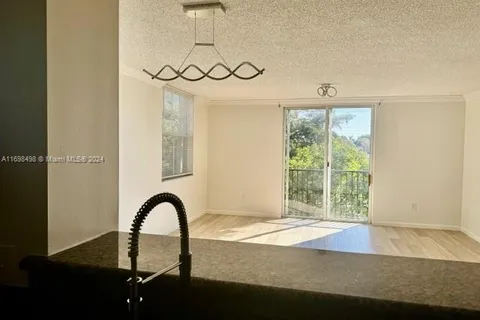 1900 Van Buren St # 314B, Hollywood FL 33020