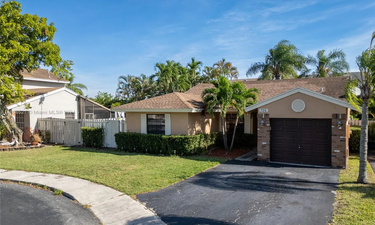 720 Shiloh Ter, Davie FL 33325