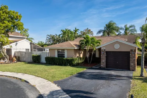 720 Shiloh Ter, Davie FL 33325