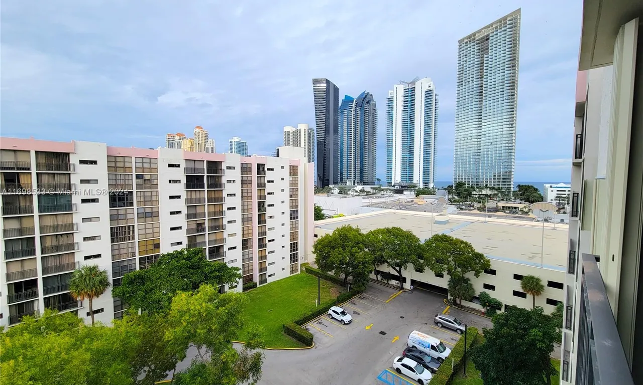 17011 N Bay Rd # 906, Sunny Isles Beach FL 33160