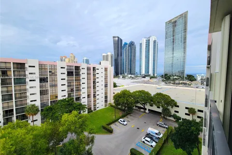 17011 N Bay Rd # 906, Sunny Isles Beach FL 33160