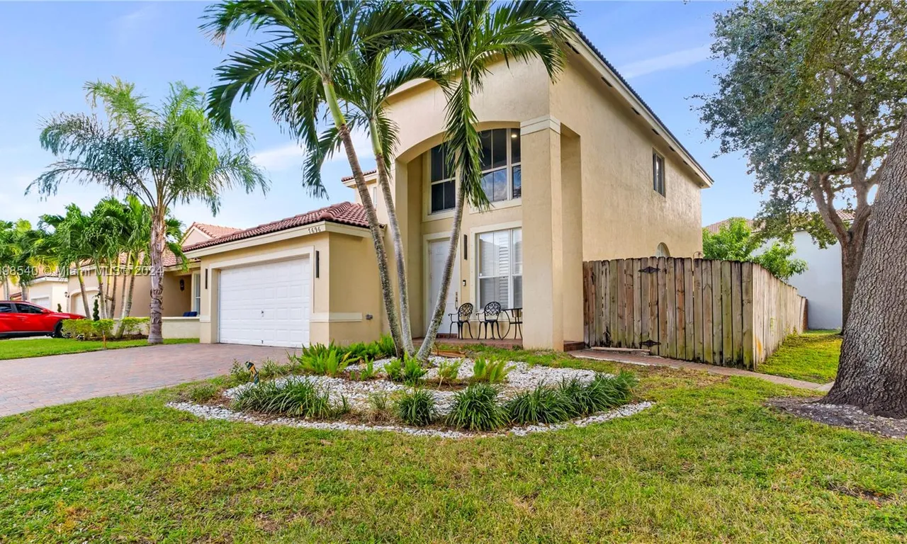 7696 NW 19th St, Pembroke Pines FL 33024