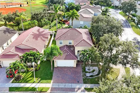 7696 NW 19th St, Pembroke Pines FL 33024