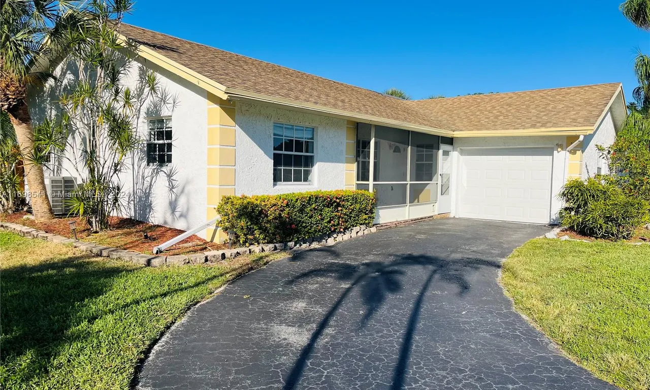 19253 Carolina Cir, Boca Raton FL 33434