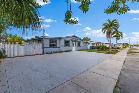 3810 SW 104th Ave, Miami FL 33165