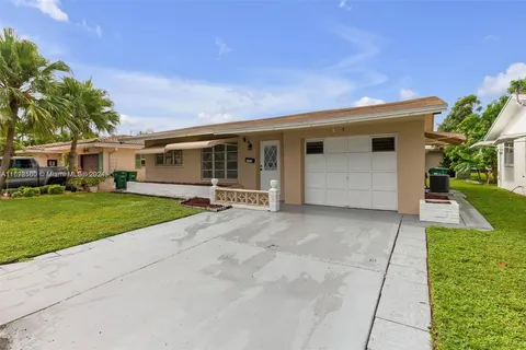 4710 NW 49th Pl, Tamarac FL 33319